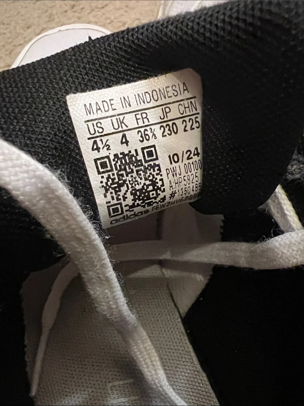 adidas lightweight athletic